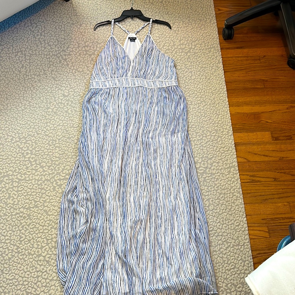 Chic summer dress white w grey black & blue stripes